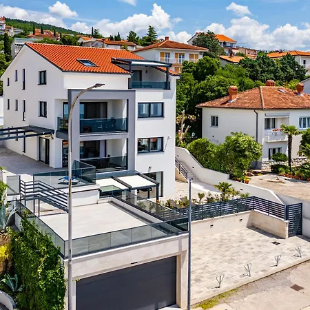 Luxury Pool With Sea View - Happy Apartment