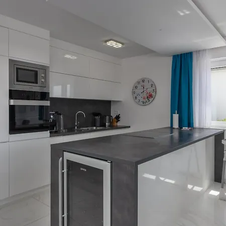 Luxury Pool With Sea View - Happy Apartament