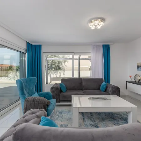 Apartmán Luxury Pool With Sea View - Happy