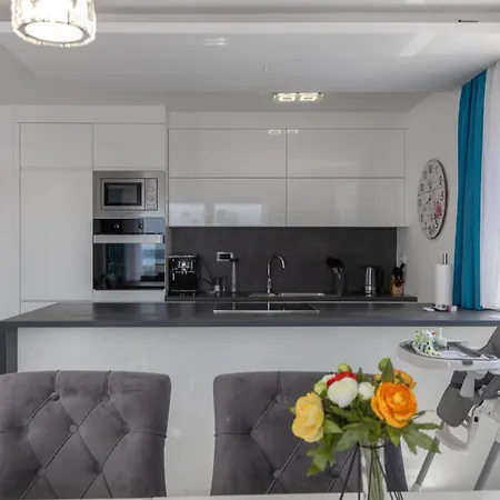 Apartmán Luxury Pool With Sea View - Happy *