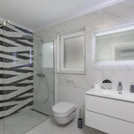 Luxury Pool With Sea View - Happy * Crikvenica