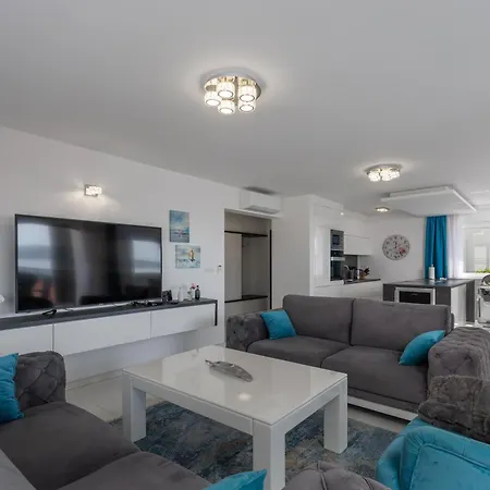 Luxury Pool With Sea View - Happy * Crikvenica