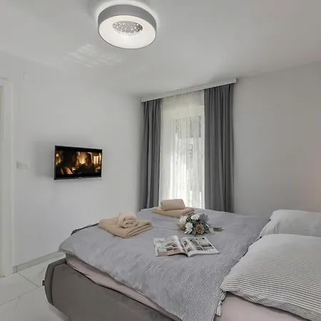 Luxury Pool With Sea View - Happy Crikvenica