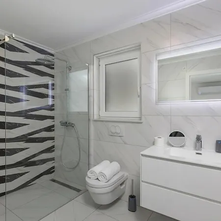 Luxury Pool With Sea View - Happy Crikvenica