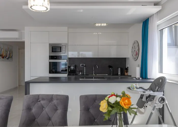 Apartmán Luxury Pool With Sea View - Happy *